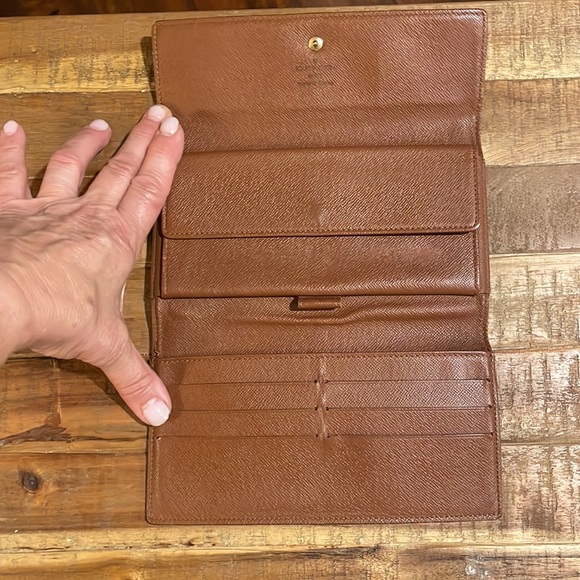 EUC Louis Vuitton Sarah International wallet - Picture 5 of 9